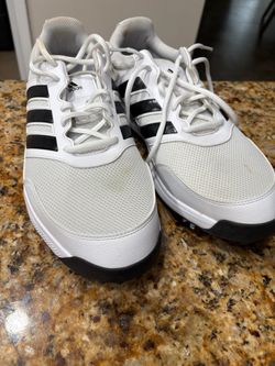 Golf shoes