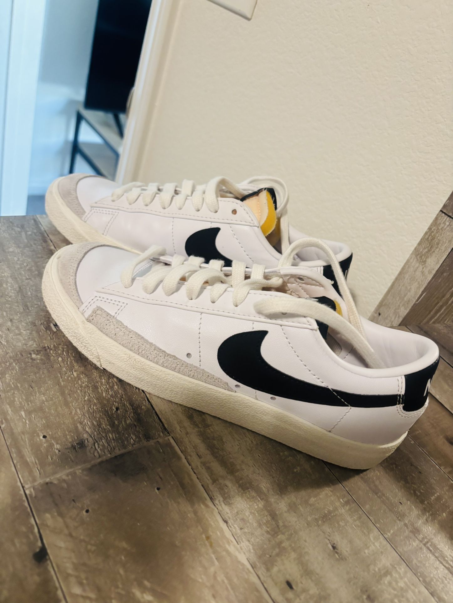 Nike Women Shoes 7.5