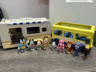 Bluey Ultimate Family Lot Camper Caravan and Bus with 9 Figures Bingo Bandit Chilli