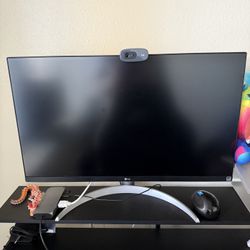 27’ Inch Monitors 4 Sale
