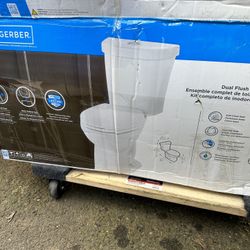 Gerber full set toilet with tank