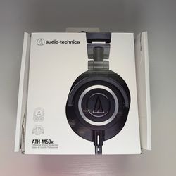 AUDIO TECHNICA ATH-M50x Studio Headphones