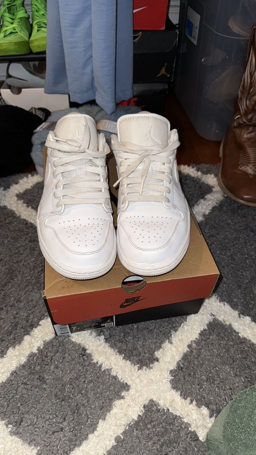 All White Jordan 1 Low