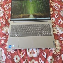 ThinkBook 15 Gen 4, Touchscreen, Intel 10-Core i5-1255U, 16GB RAM, 256GB SSD