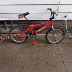 Haro Shredder(1997) Red Bmx