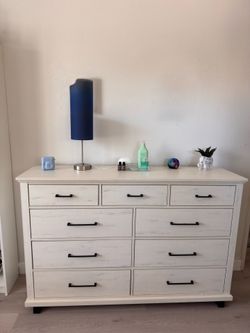 Modern Dresser 9 drawers