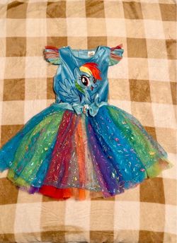 Girl costume