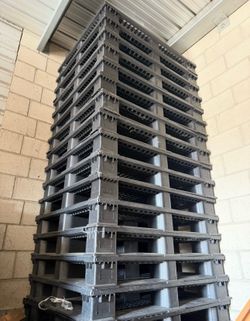 10 Plastic pallets for sale 48x40