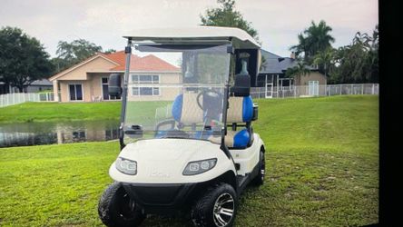 Icon I20 golfcart