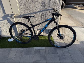GT Agressor Pro Mountain Bike