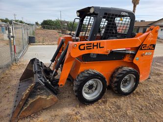 GEHL skid steer low hours