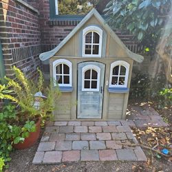Kidscraft outdoor playhouse