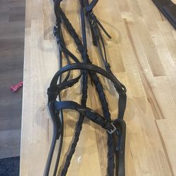 Beautiful Like New English Bridle With Reins  REDUCED PRICE 