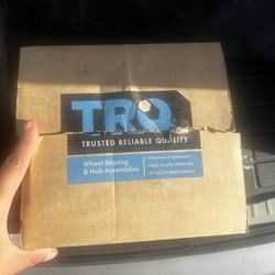 Front Wheel Bearing and Hub Assembly Set