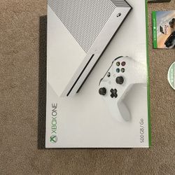 XBOX ONE 500 GB + Extras