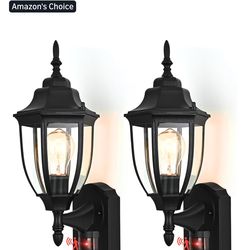 Set Of 2 porch lights new in box pick up in Pomona $55
