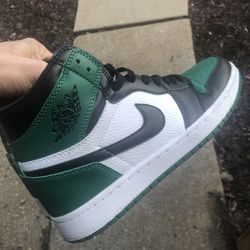 Nike Air Jordan  1’s  High 2020 Pine Green 8.5 Mns