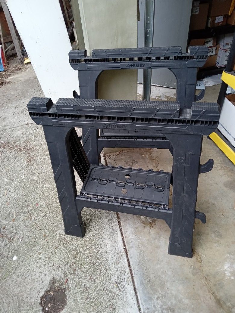 2 HUSKY 28" SAW HORSES like New