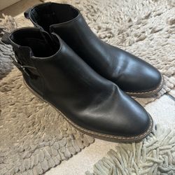 Men’s Size 9M Shoes Delivery Make An Offer 