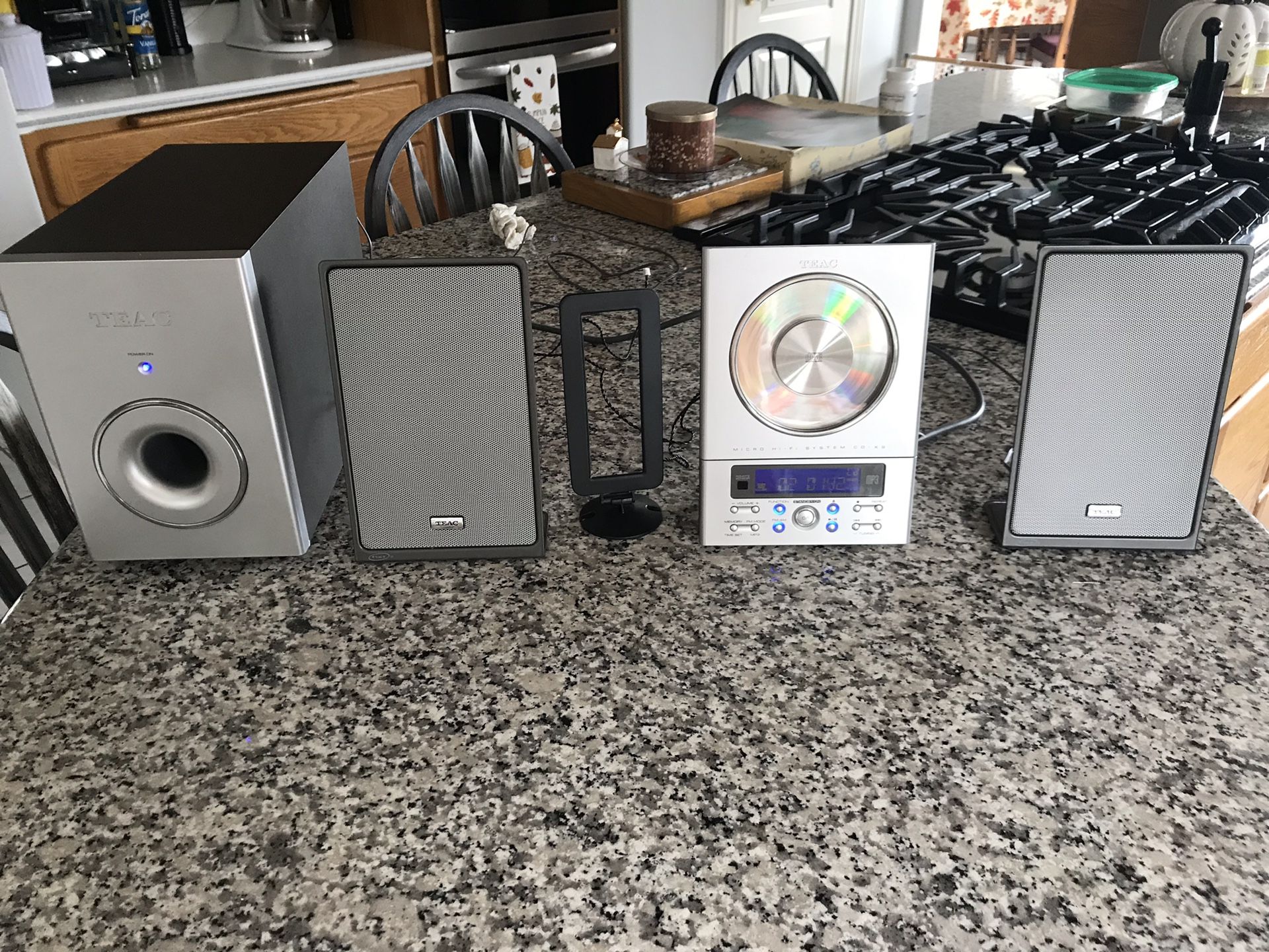 Teac micro hi-fi system CD-X9