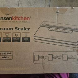 New In Box Vacuum Sealer With Bags