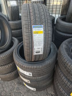 235/40/18 Goodyear, set of four tires installed and balanced, set de 4 llantas instaladas y balanceadas