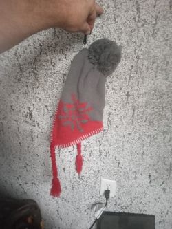 New Knit Hat. Other New Hats Also Available 