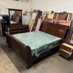 Cal King Bedroom Set $499