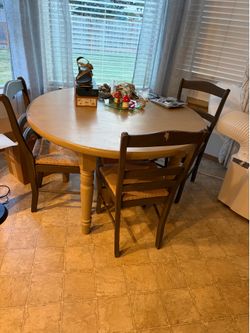 Free Dining Table