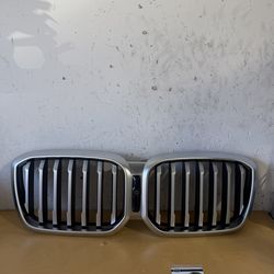 BMW X3 G01 LCI ORIGINAL OEM FRONT UPPER GRILLE 2022-2024