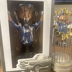 ICE CUBE DODGERS BOBBLEHEAD 