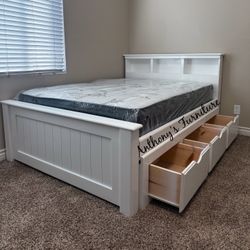 Full Bed And Mattress With Drawers 