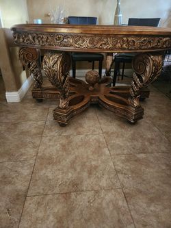 XL Luxury Round Glass Table