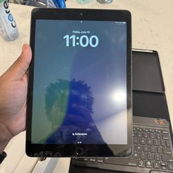 IPAD fully reset with a brand new case brand new apple pen and brand new keyboard