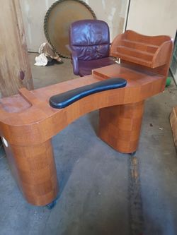 Salon Nail Technician Manicure Table