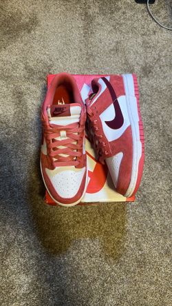Nike Dunk Low “Valentines” Women’s Size 7 (5.5y)