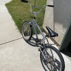 GT BMX BIKE 1990S