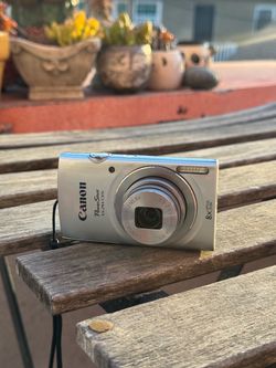 Canon Powershot Elph 135 Y2K digicam