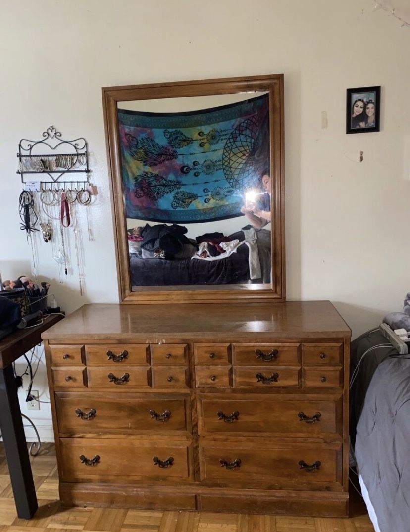 Dresser and mirror set