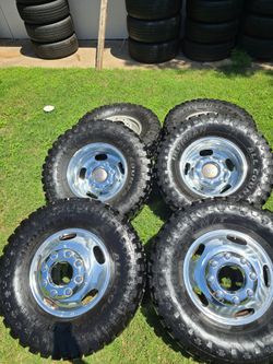 Ford dually king ranch wheels tires 35 12.50 17