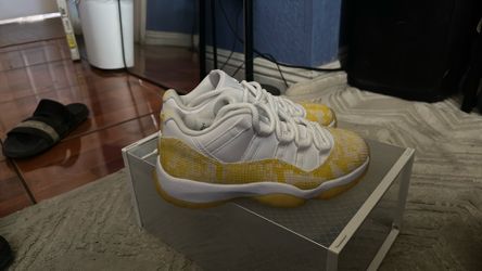 Air Jordan Women's 11 Retro