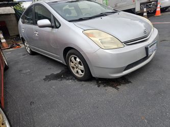 Parts  2004 Toyota Prius For Parts Both Engine And Transmission Good 