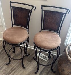 Set of 2 Counter/Bar Stools
