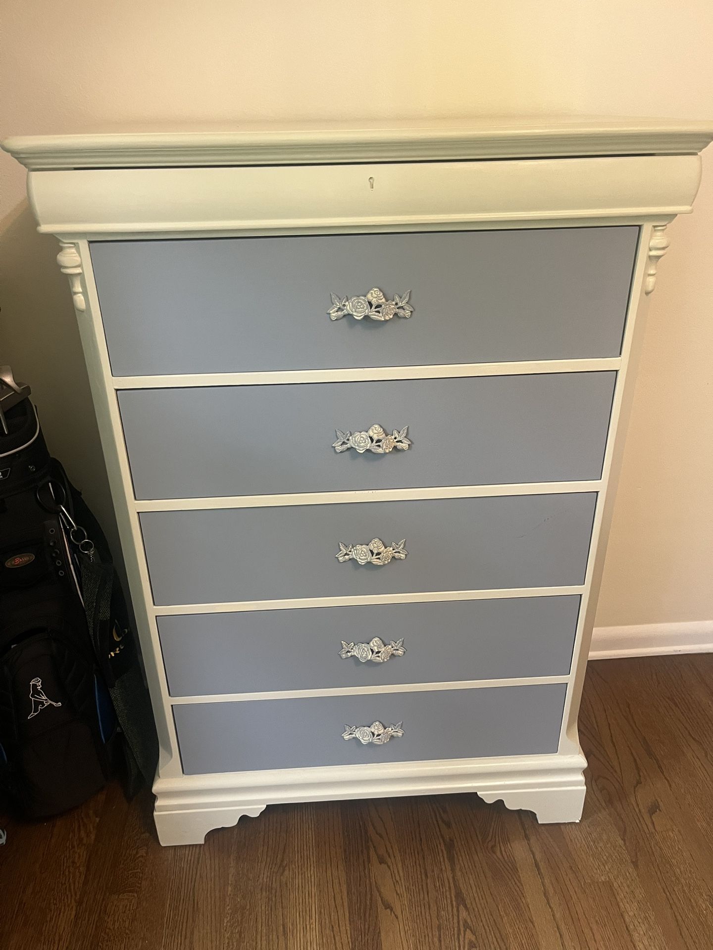 Dresser