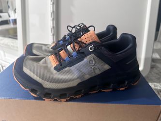 On Cloud Women's Cloudvista Running Shoes Sneakers Midnight Blue Copper Size 7