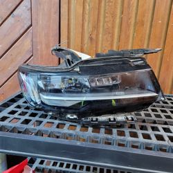 2021 - 24 - CADILLAC ESCALADE- RIGHT- HEADLIGHT 