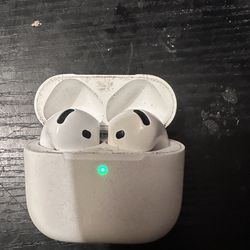 AirPods 4 with anc