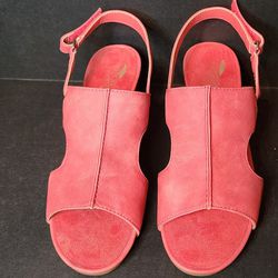 Aerosols Heelrest Pink Sandals - Like New Condition Size 9.5