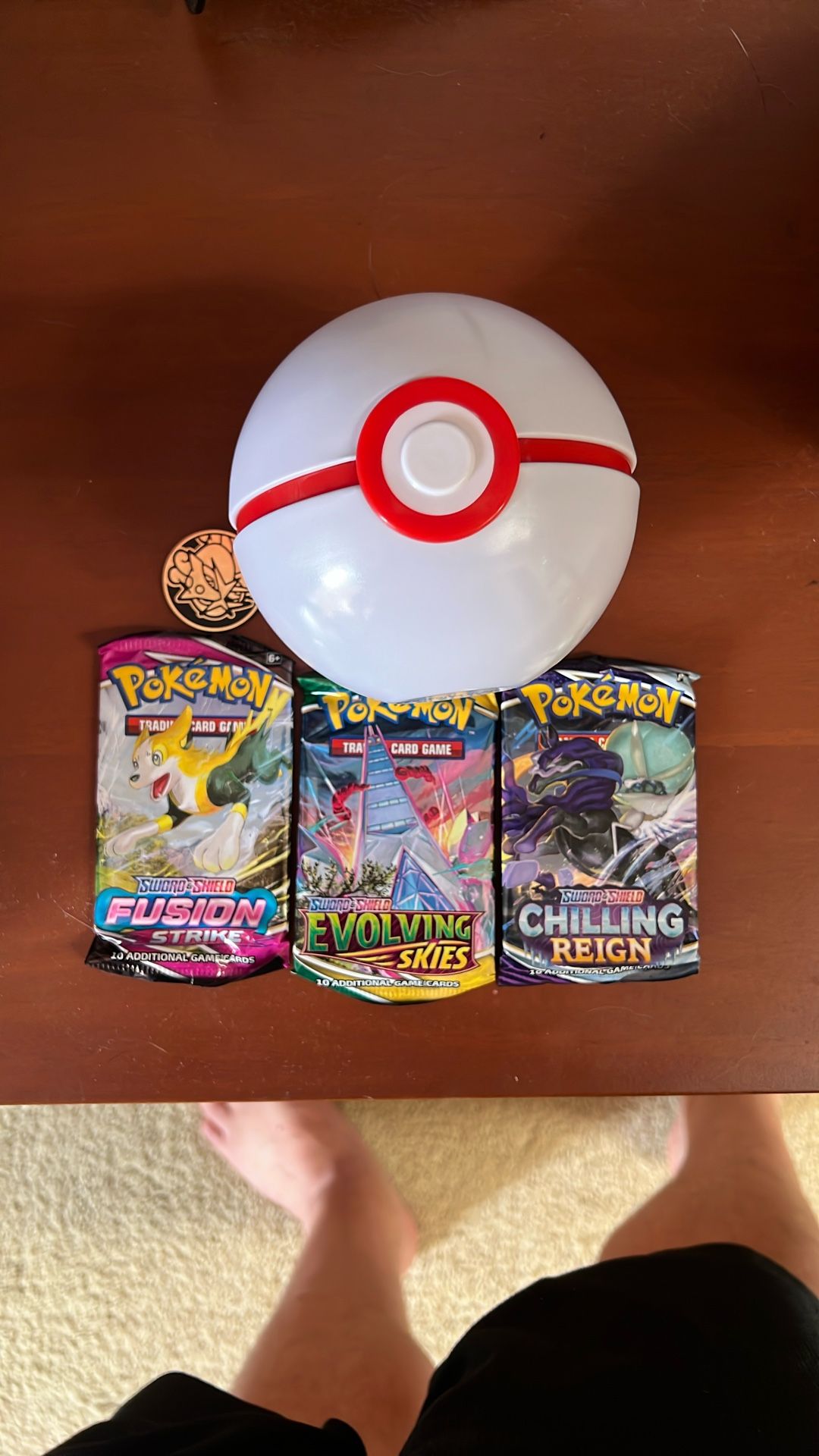 Pokemon Premier Ball Tin With Evolving Skies, Chilling Reign And Fusion Strike