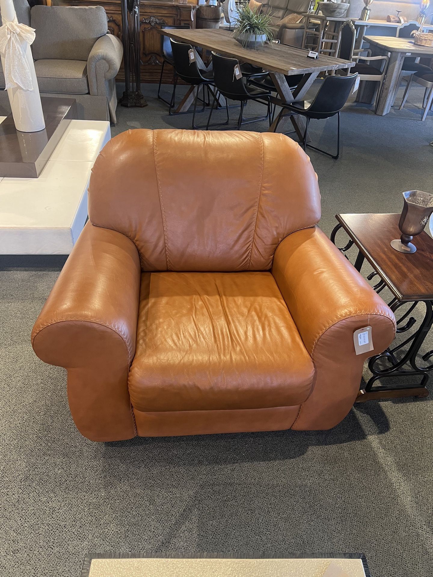 Accent Chair: Oversized Caramel Leather Living Room Chair Made In Italy SKU 88NF8V